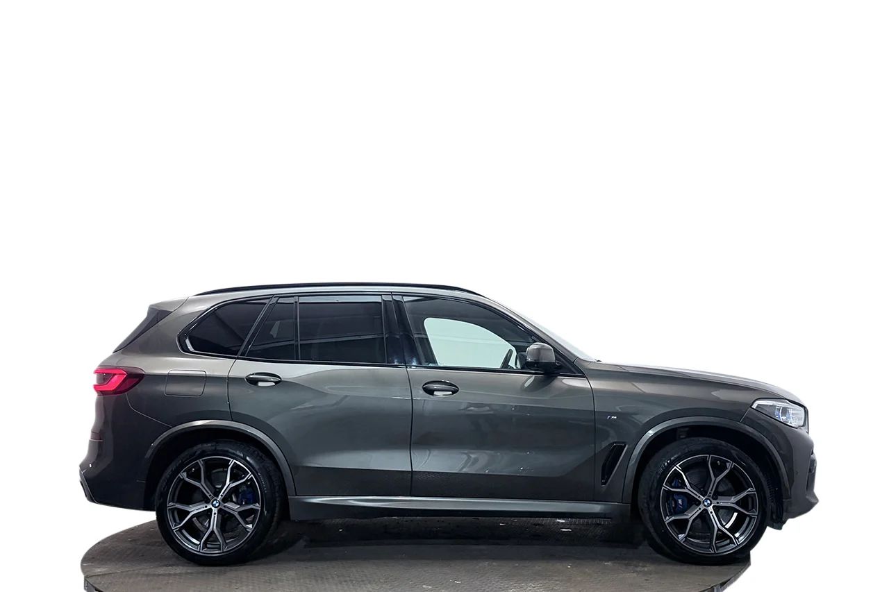 BMW X5 xDrive40d M Sport Drag Pano Värmare 360° HUD B&W 340hk – bild 4 av 36