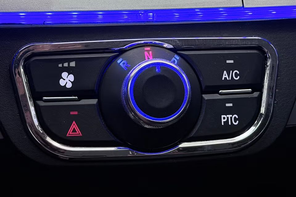 Titan Zero R4S 4-sits Läder Taklucka Värmare Cockpit Kamera USB Klass 2 – bild 18 av 20
