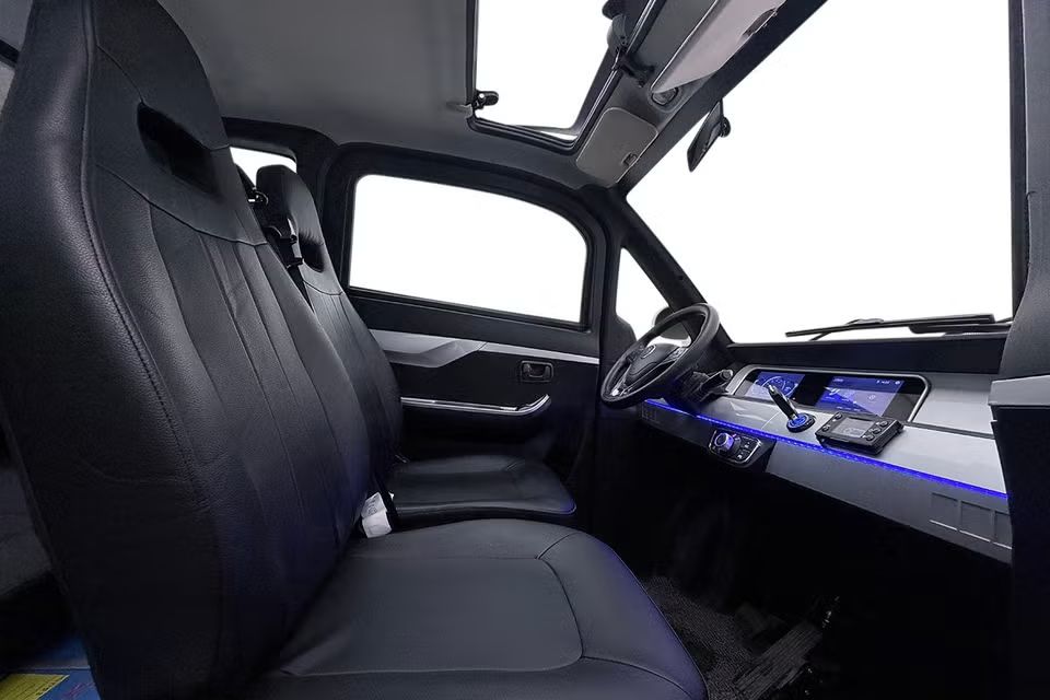Titan Zero R4S 4-sits Läder Taklucka Värmare Cockpit Kamera USB Klass 2 – bild 14 av 20