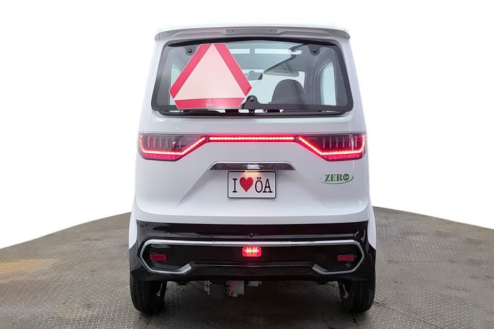 Titan Zero R4S 4-sits Läder Taklucka Värmare Cockpit Kamera USB Klass 2 – bild 5 av 20