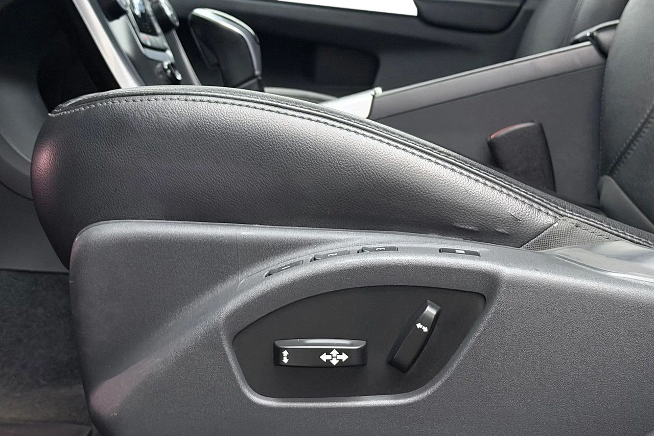 Volvo XC60 D4 AWD Summum Business Drag Navi Läder Stolminne Värmare – bild 10 av 26