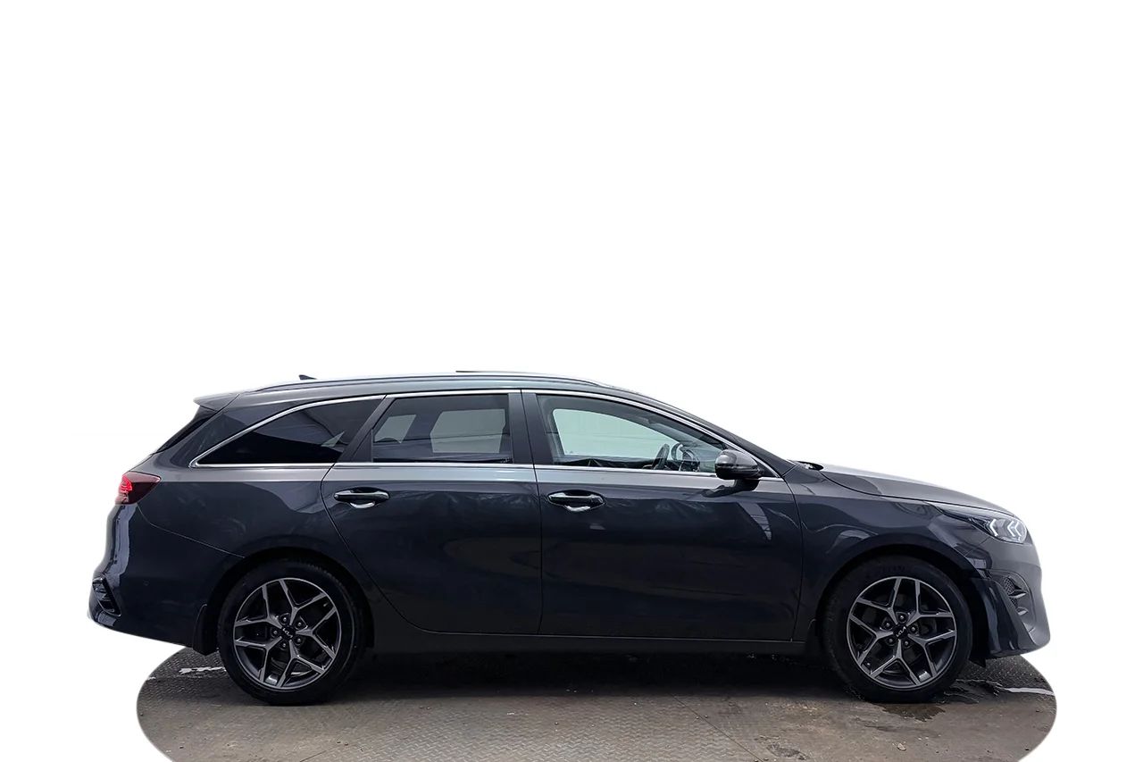 Kia Ceed SW Plug-in Advance Plus Läder Panorama Navi Cockpit 141hk – bild 4 av 35