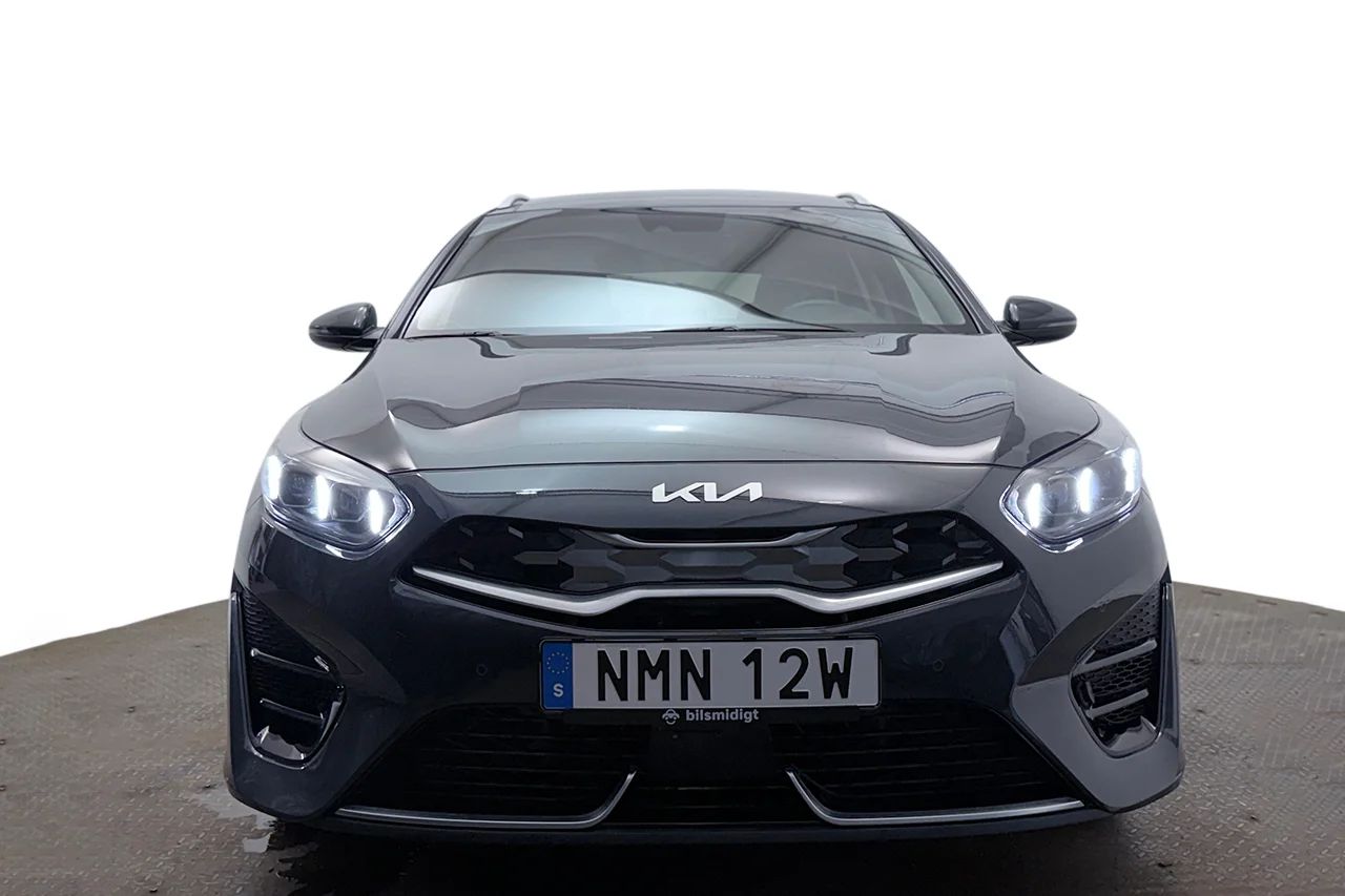 Kia Ceed SW Plug-in Advance Plus Läder Panorama Navi Cockpit 141hk – bild 2 av 35