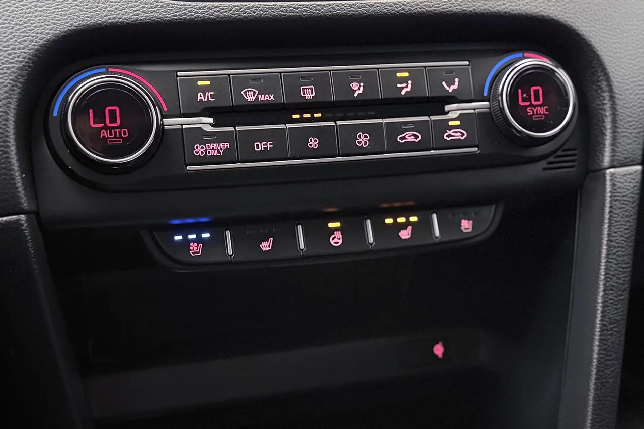 Kia Ceed SW Plug-in Advance Plus Läder Panorama Navi Cockpit 141hk – bild 27 av 35