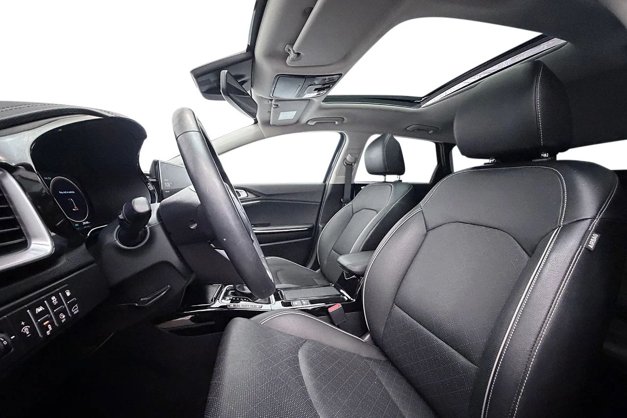 Kia Ceed SW Plug-in Advance Plus Läder Panorama Navi Cockpit 141hk – bild 12 av 35