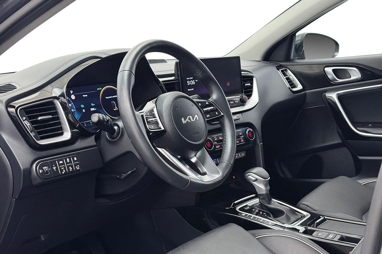 Kia Ceed SW Plug-in Advance Plus Läder Panorama Navi Cockpit 141hk – bild 13 av 35
