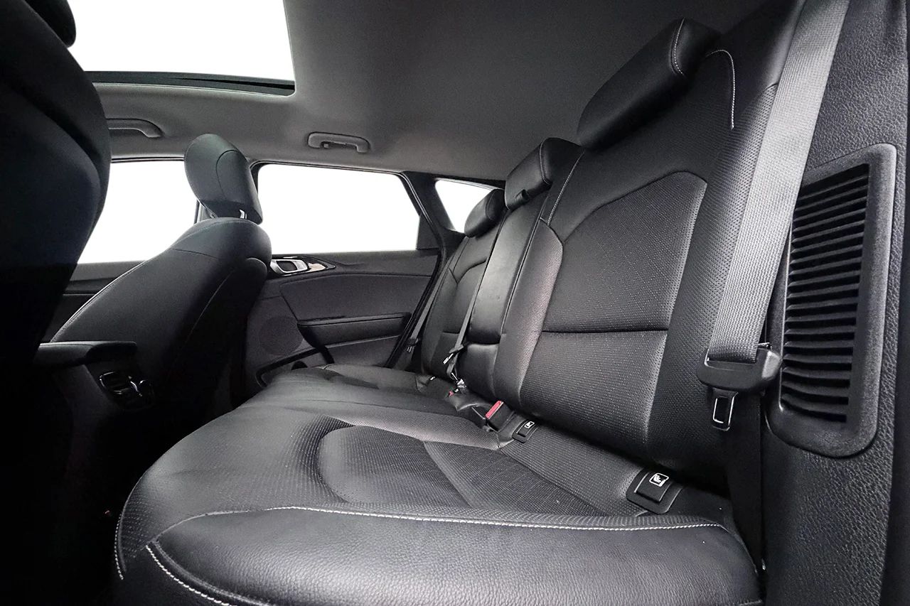 Kia Ceed SW Plug-in Advance Plus Läder Panorama Navi Cockpit 141hk – bild 15 av 35
