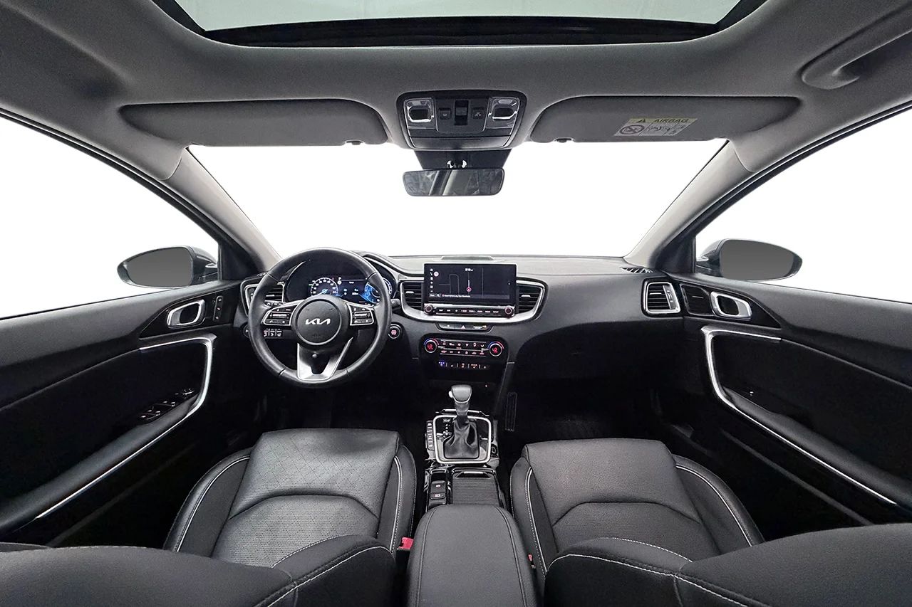 Kia Ceed SW Plug-in Advance Plus Läder Panorama Navi Cockpit 141hk – bild 16 av 35
