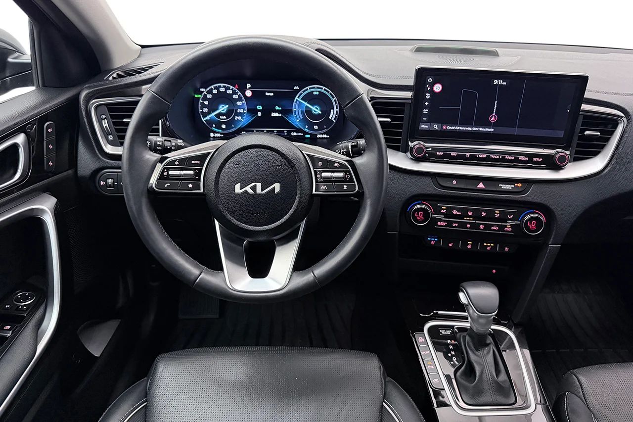 Kia Ceed SW Plug-in Advance Plus Läder Panorama Navi Cockpit 141hk – bild 19 av 35