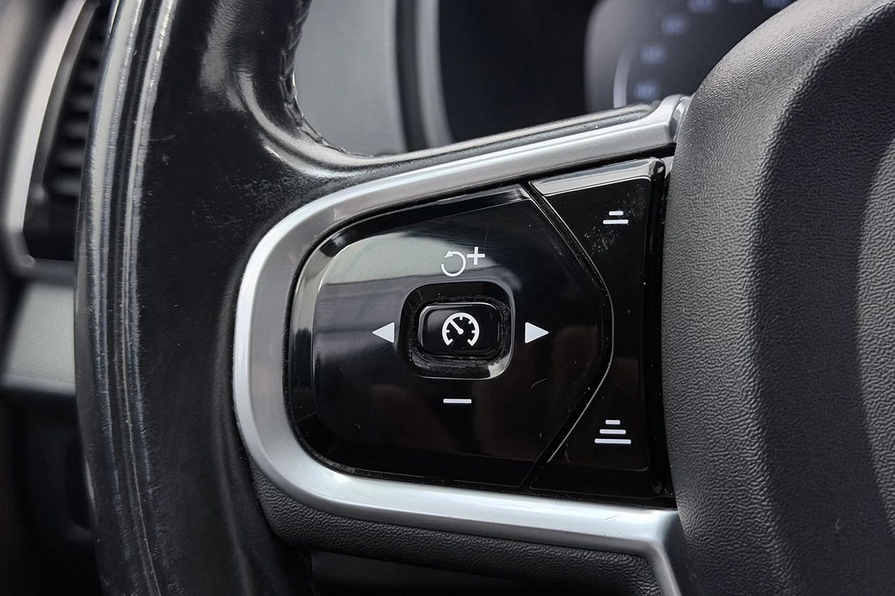 Volvo XC90 D4 Inscription Navi Kamera Läder P-Klimat Keyless 190hk – bild 22 av 36