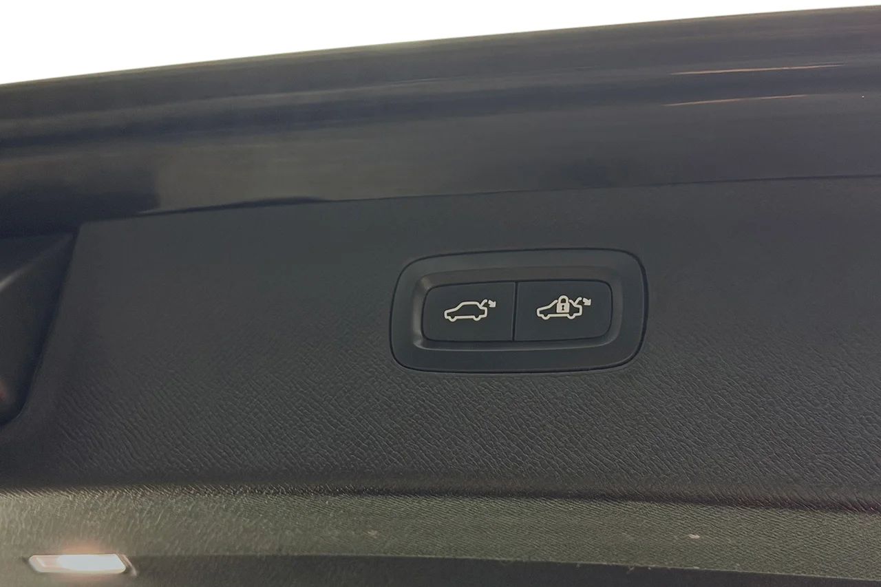 Volvo XC90 D4 Inscription Navi Kamera Läder P-Klimat Keyless 190hk – bild 36 av 36