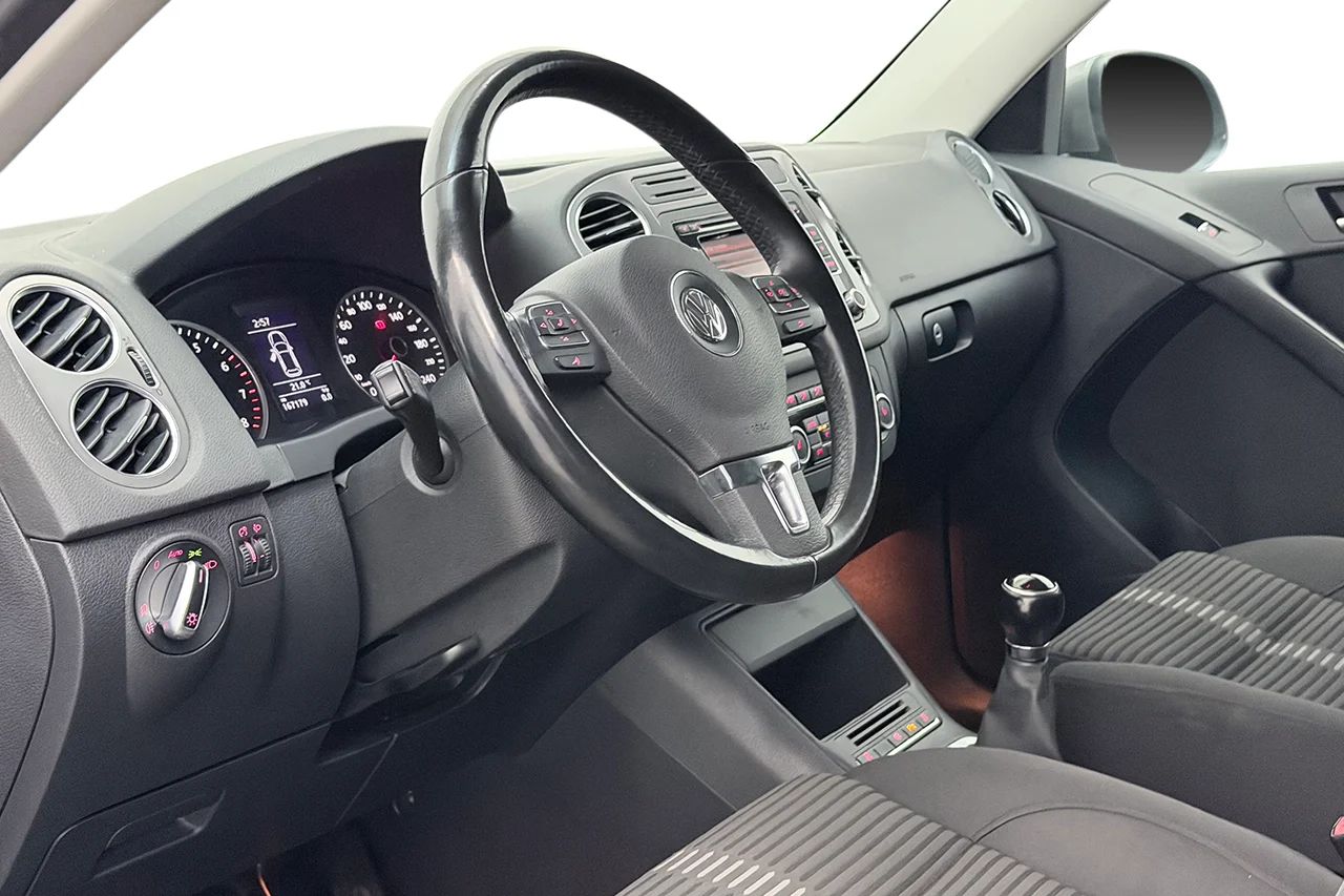 Volkswagen Tiguan 1.4 TSI 4M Sport&Style Drag Kamera P-Sens Kamkedja 150hk – bild 11 av 26