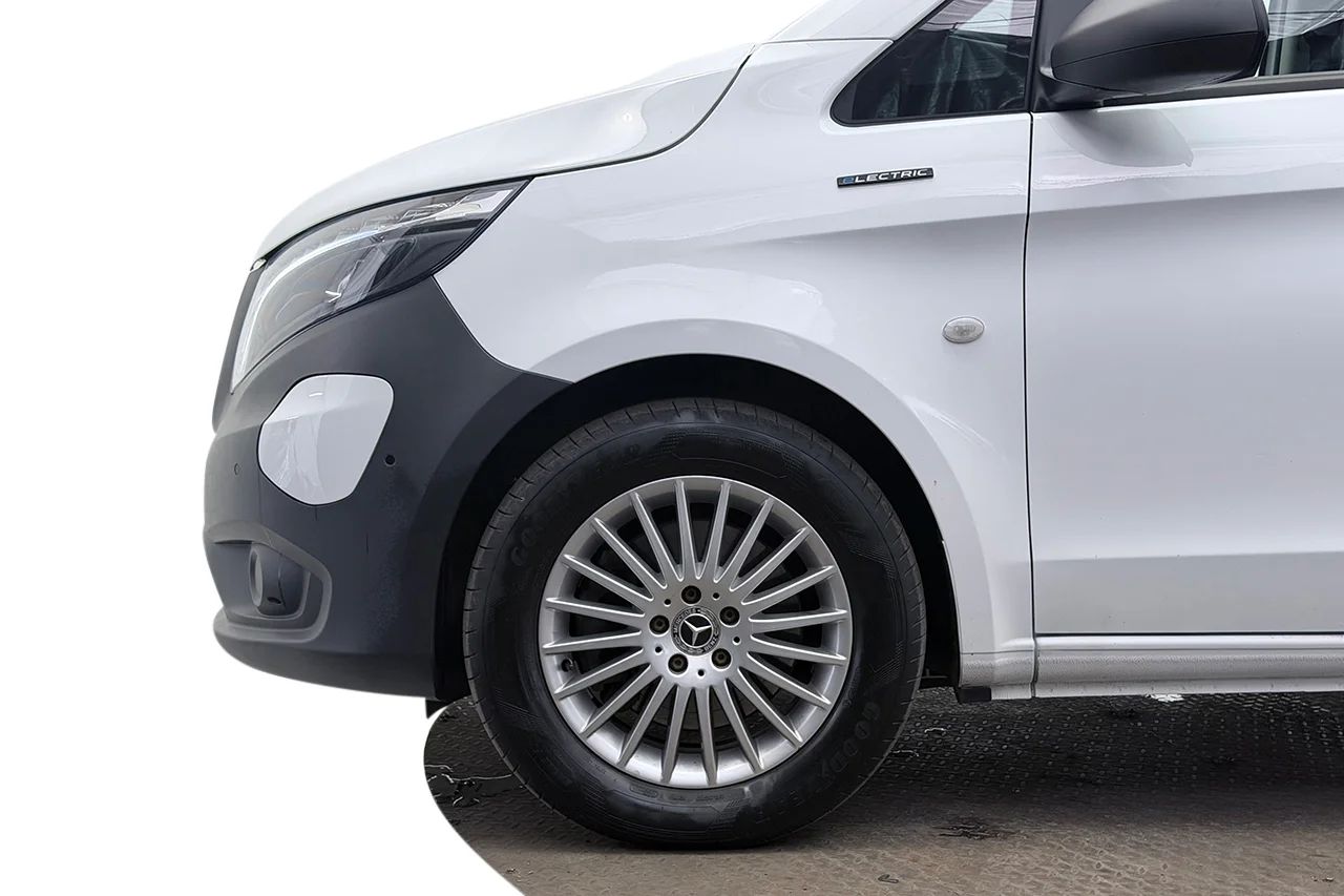 Mercedes-Benz eVito Tourer 129 3.5t 5-sits Kamera P-Sens CCS MOMS 204hk – bild 9 av 26