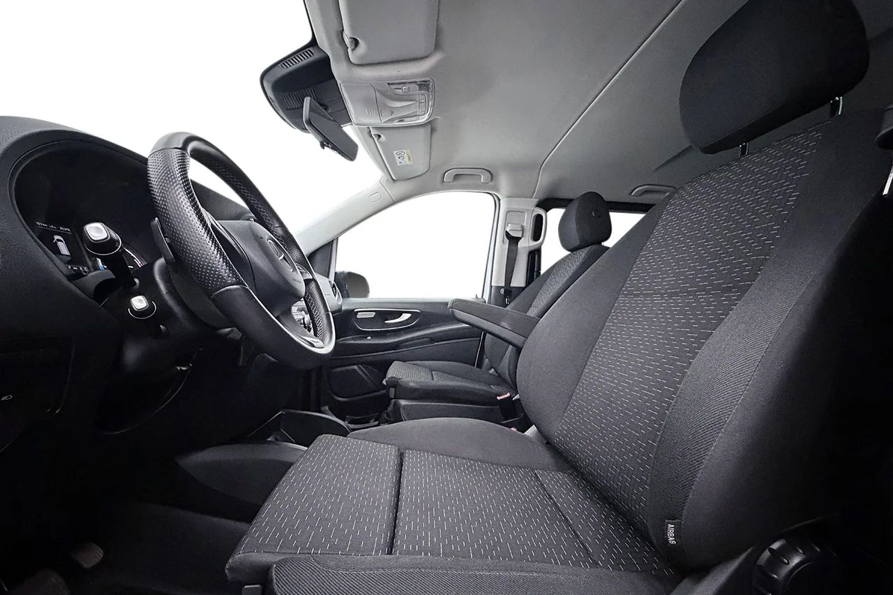 Mercedes-Benz eVito Tourer 129 3.5t 5-sits Kamera P-Sens CCS MOMS 204hk – bild 11 av 26
