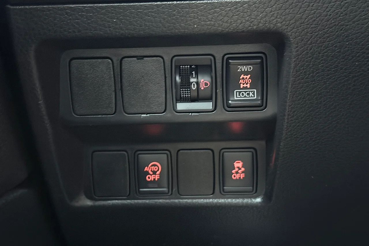 Nissan Qashqai 1.6 4x4 Acenta Drag Kamkedja 130hk – bild 24 av 27