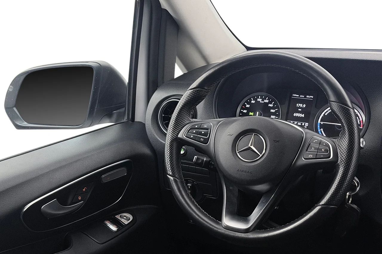 Mercedes-Benz eVito Tourer 129 3.5t 5-sits Kamera P-Sens CCS MOMS 204hk – bild 13 av 26