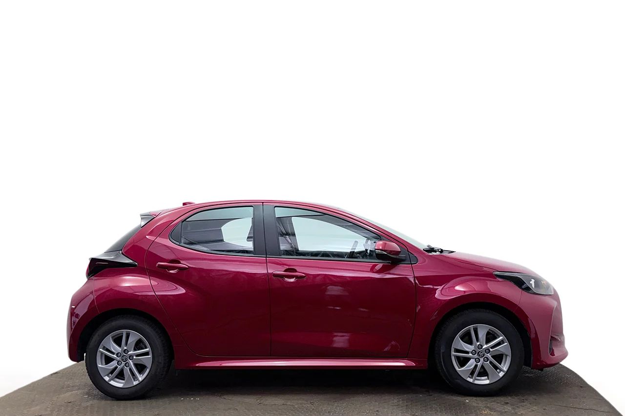 Toyota Yaris Hybrid Aut Kamera Filassist AdaptivFH MOMS 116hk – bild 4 av 28