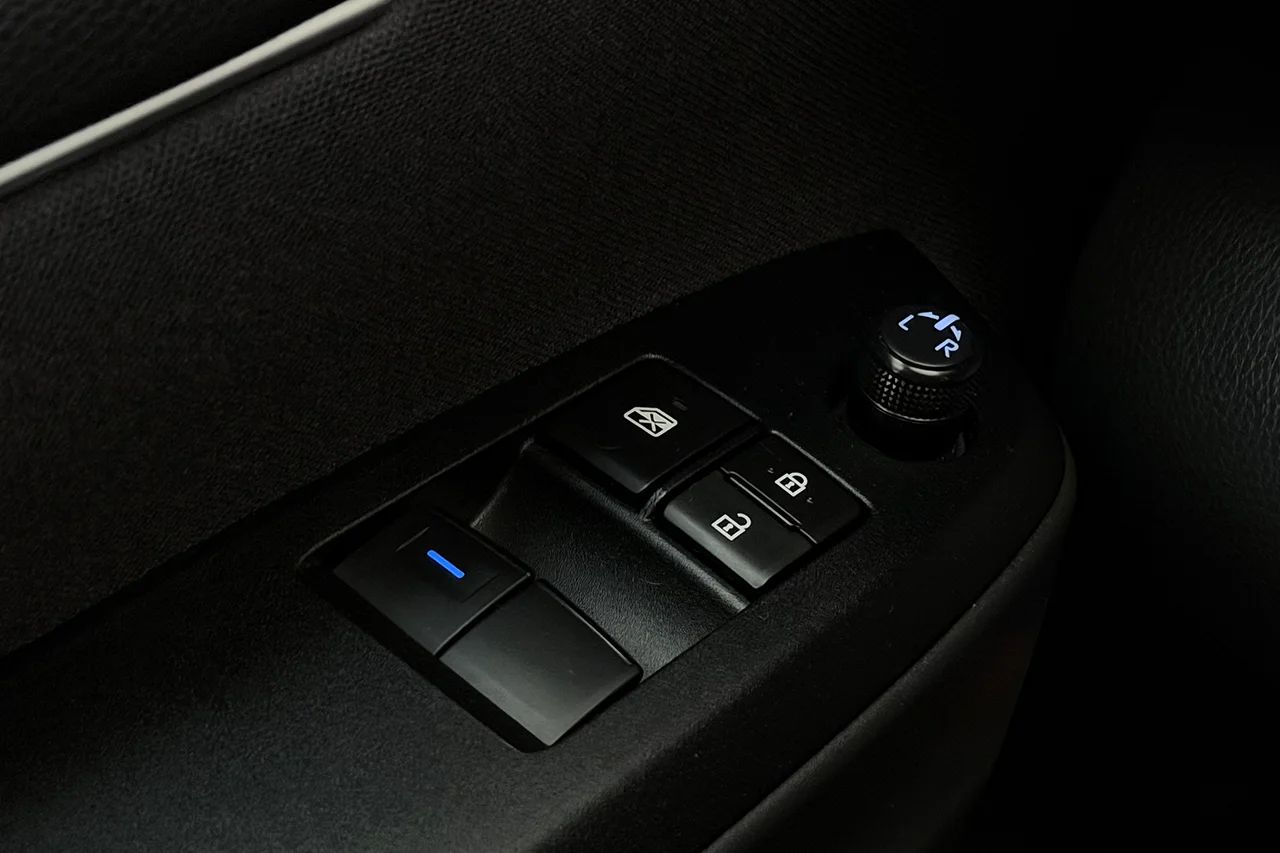 Toyota Yaris Hybrid Aut Kamera Filassist AdaptivFH MOMS 116hk – bild 27 av 28