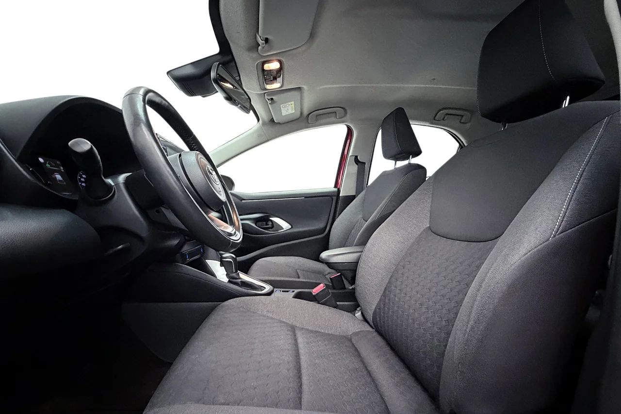 Toyota Yaris Hybrid Aut Kamera Filassist AdaptivFH MOMS 116hk – bild 11 av 28