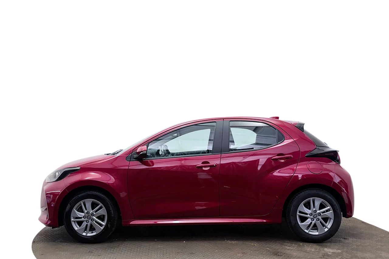 Toyota Yaris Hybrid Aut Kamera Filassist AdaptivFH MOMS 116hk – bild 9 av 28