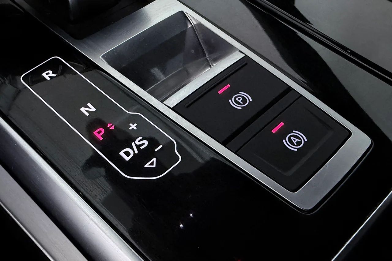 Audi Q7 50 TDI Q S Line Komfort Alpin 7sits Drag Cockpit+ Värmare – bild 32 av 37