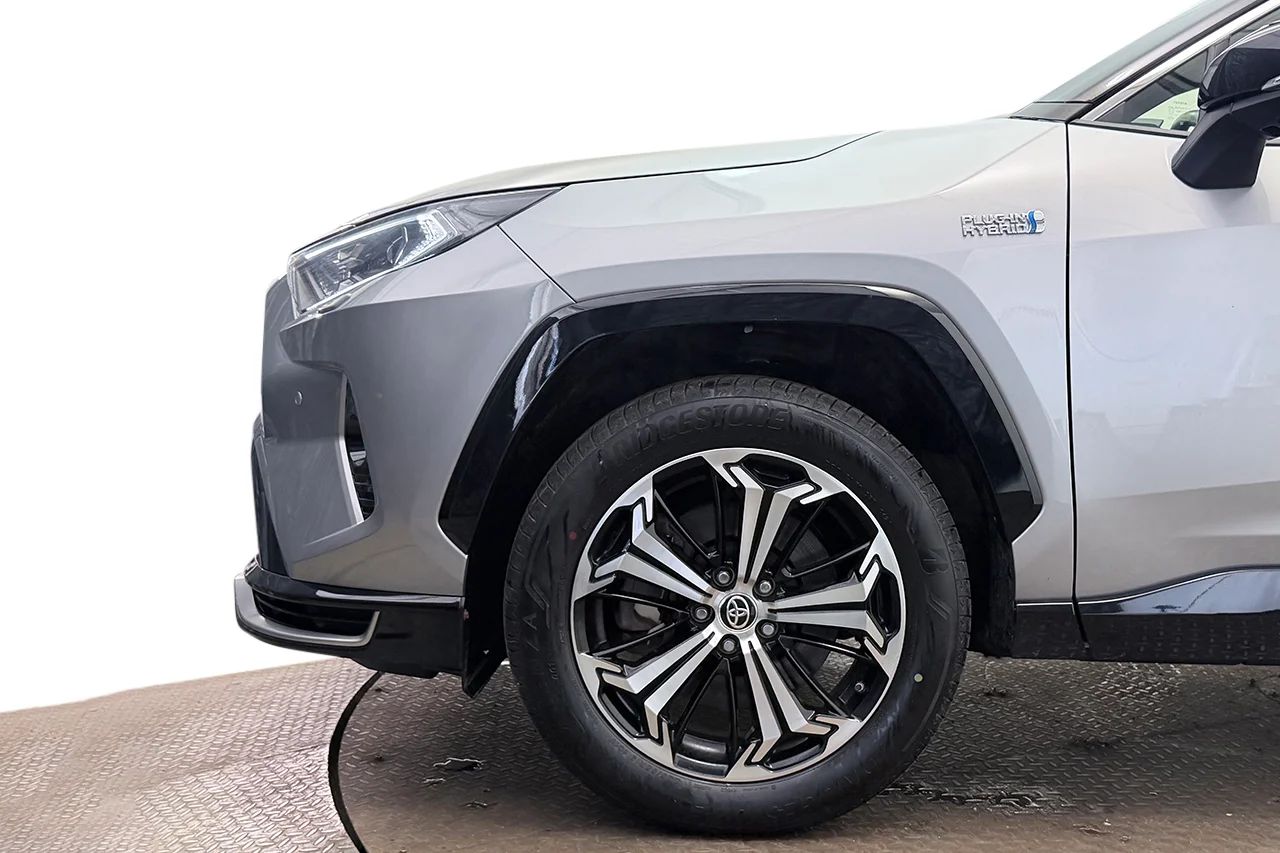 Toyota RAV4 Plug-in Style Premium Läder 360° Navi JBL Keyless 306hk – bild 9 av 33