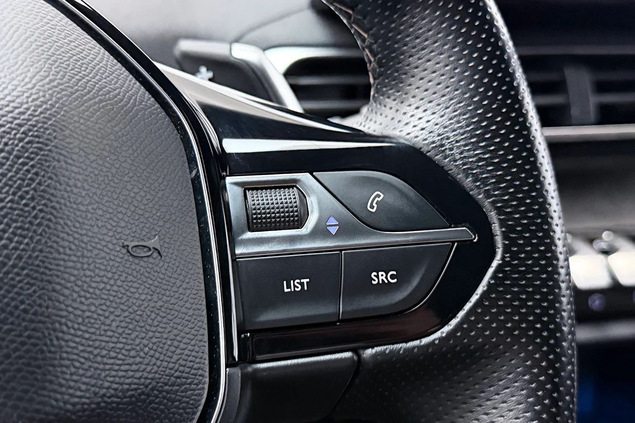 Peugeot 3008 HYBRID4 GT Drag Cockpit Kamera Värmare Stolminne 300hk – bild 22 av 37