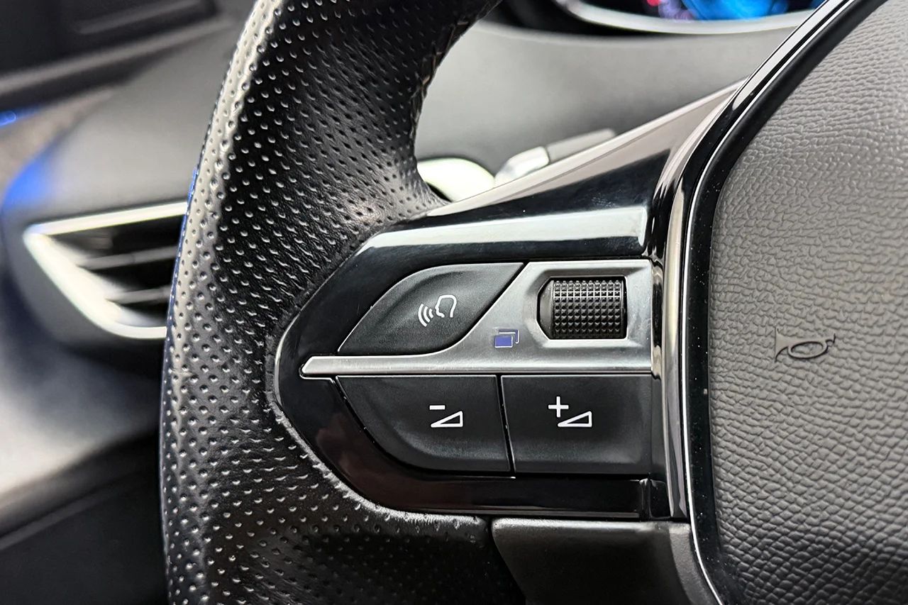 Peugeot 3008 HYBRID4 GT Drag Cockpit Kamera Värmare Stolminne 300hk – bild 21 av 37