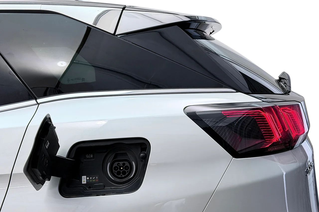 Peugeot 3008 HYBRID4 GT Drag Cockpit Kamera Värmare Stolminne 300hk – bild 37 av 37