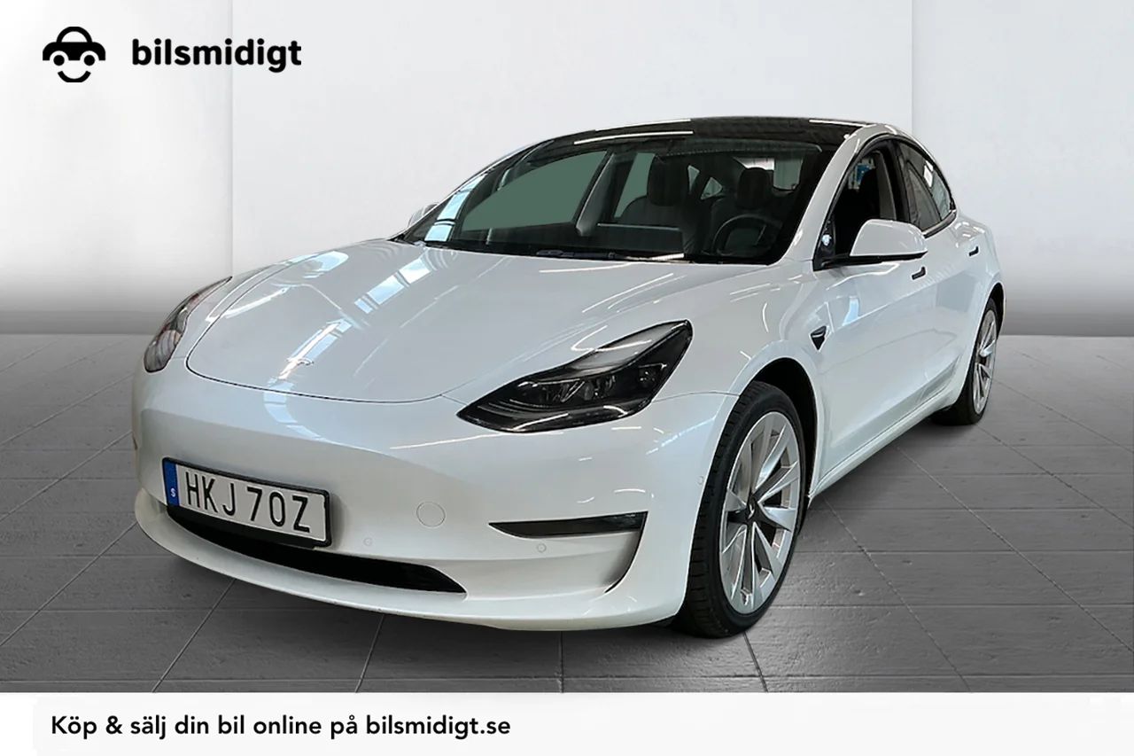 Tesla Model 3 Long Range AWD Pano Läder Autopilot MOMS 498hk – bild 1 av 13
