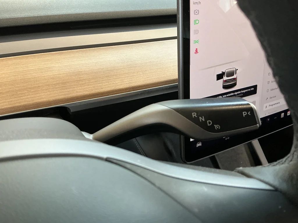 Tesla Model 3 Long Range AWD Pano Läder Autopilot MOMS 498hk – bild 10 av 13