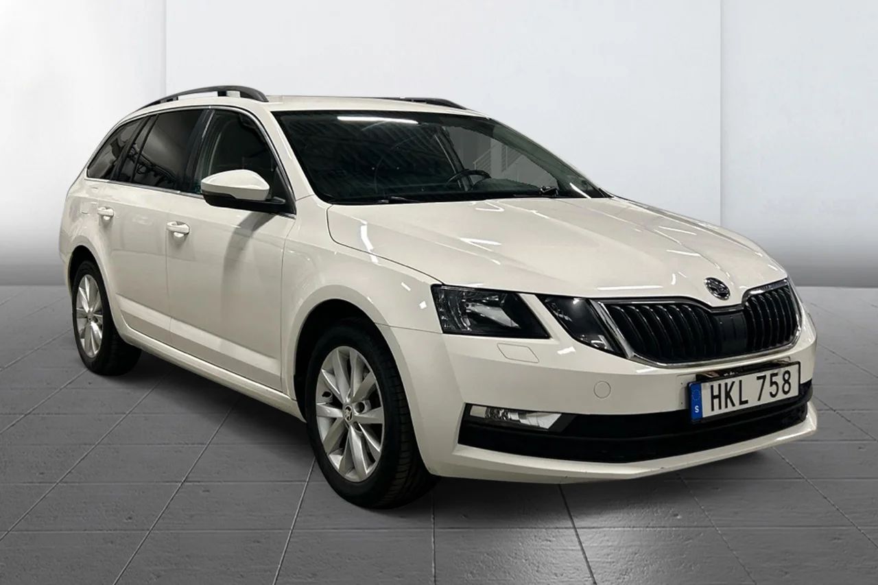 Skoda Octavia 1.0 TSI Aut Ambition Clima FrontAssist Pekskärm MOMS 115hk – bild 3 av 9