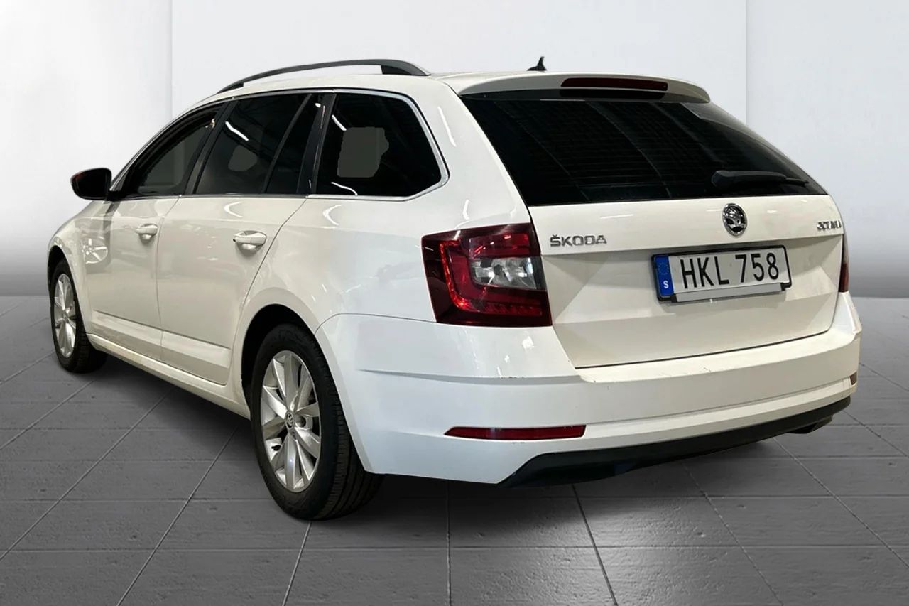 Skoda Octavia 1.0 TSI Aut Ambition Clima FrontAssist Pekskärm MOMS 115hk – bild 6 av 9