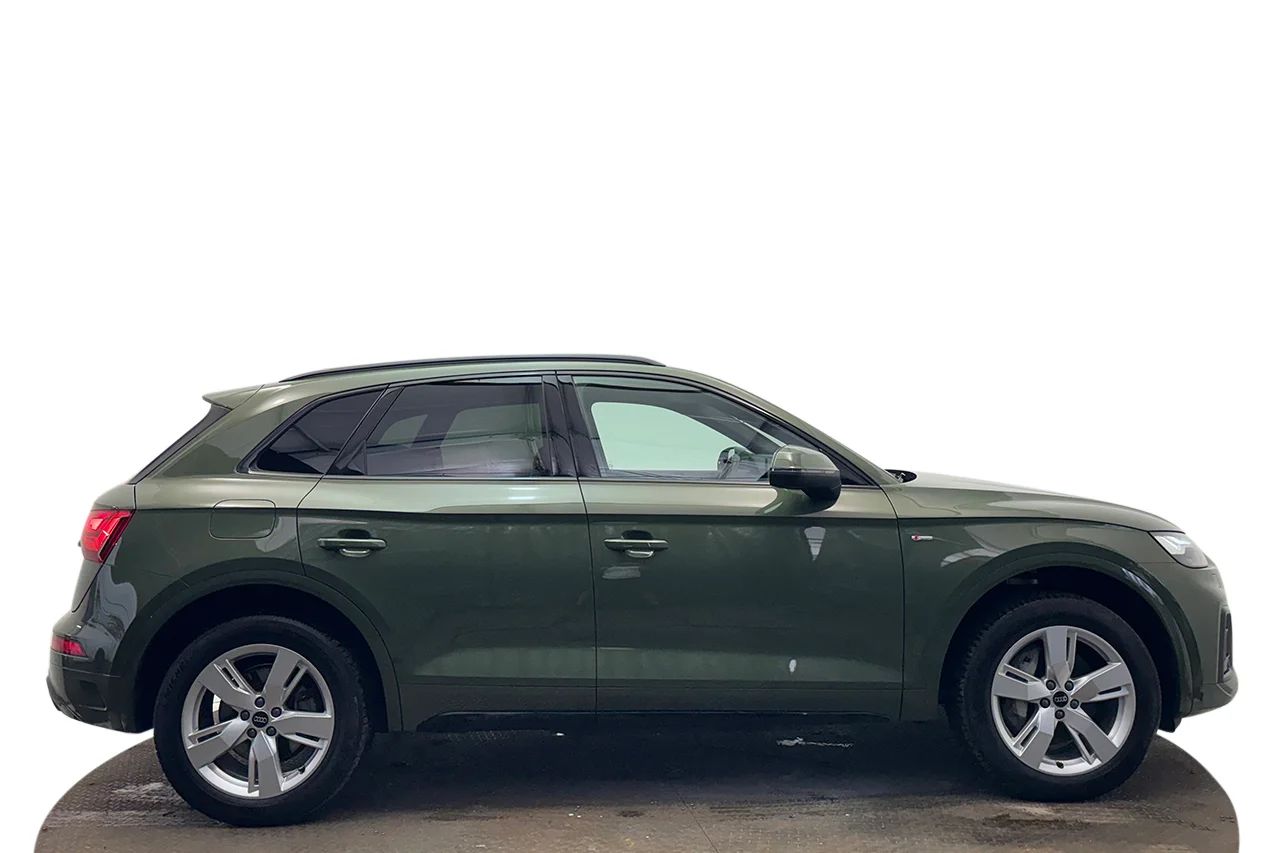 Audi Q5 55 TFSI e Q S Line Black Apperance+ Matrix Kamera Delläder 367hk – bild 4 av 34