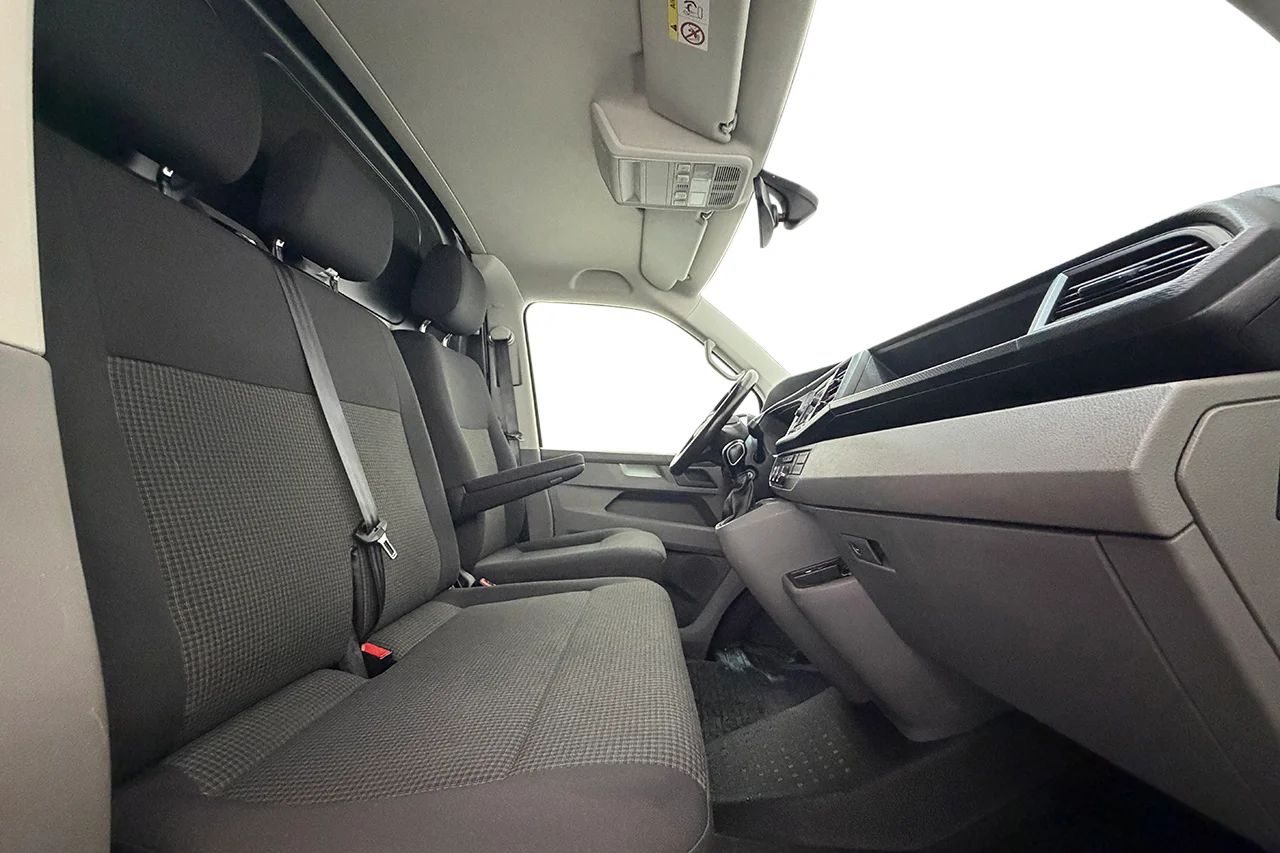 Volkswagen e-Transporter 37.3 kWh 3sits Drag Kamera P-Sens MOMS 113hk – bild 15 av 27