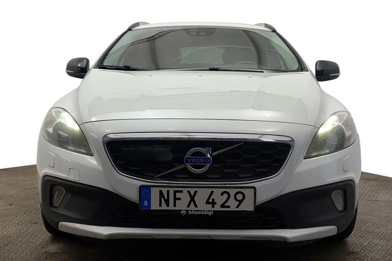 Volvo V40 Cross Country D3 Summum Läder Navi Kamera Värmare BLIS 150hk – bild 2 av 30