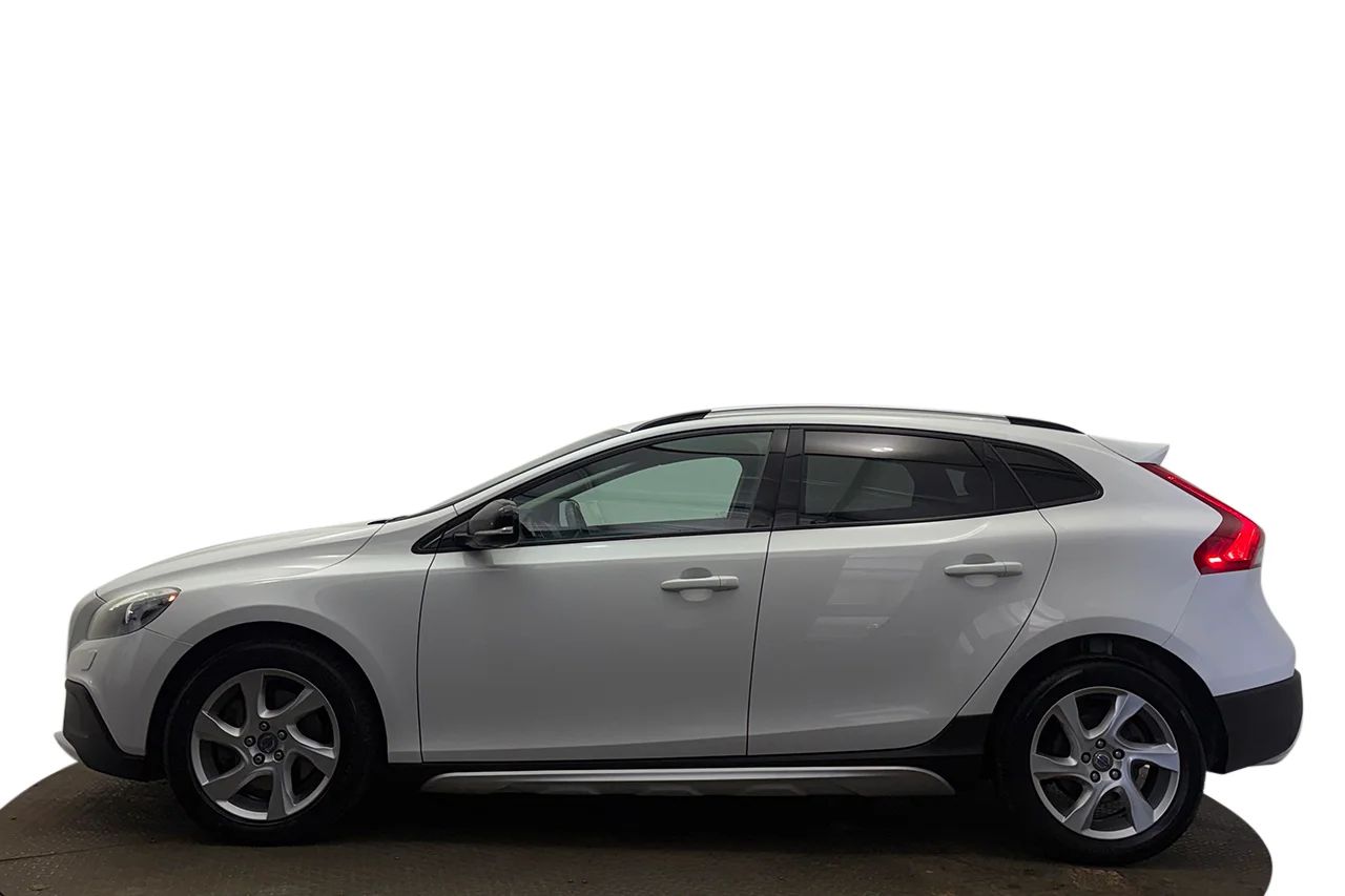 Volvo V40 Cross Country D3 Summum Läder Navi Kamera Värmare BLIS 150hk – bild 9 av 30