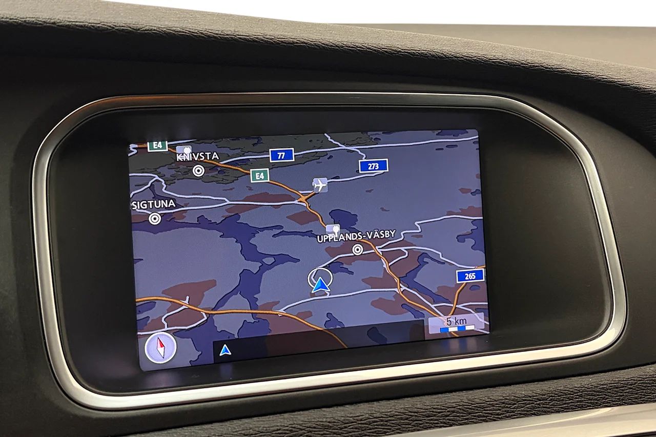 Volvo V40 Cross Country D3 Summum Läder Navi Kamera Värmare BLIS 150hk – bild 23 av 30
