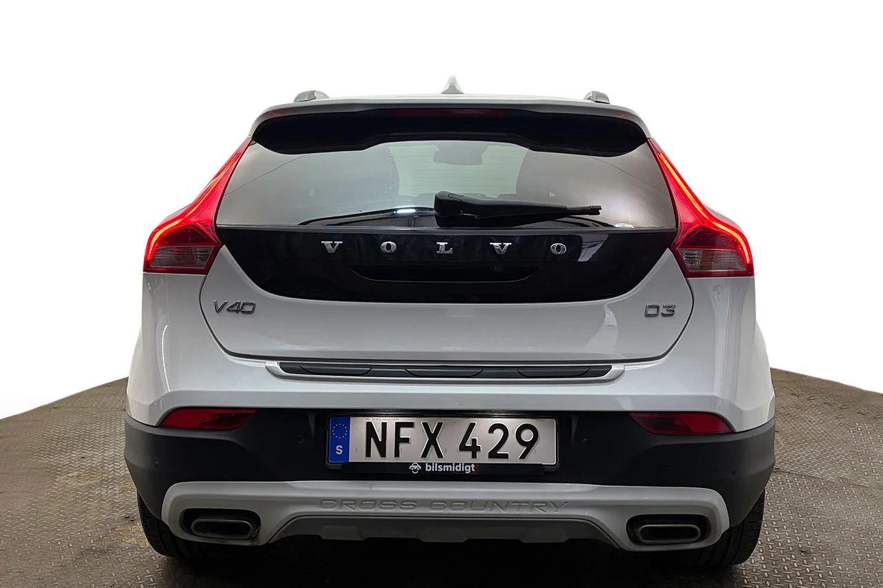 Volvo V40 Cross Country D3 Summum Läder Navi Kamera Värmare BLIS 150hk – bild 6 av 30