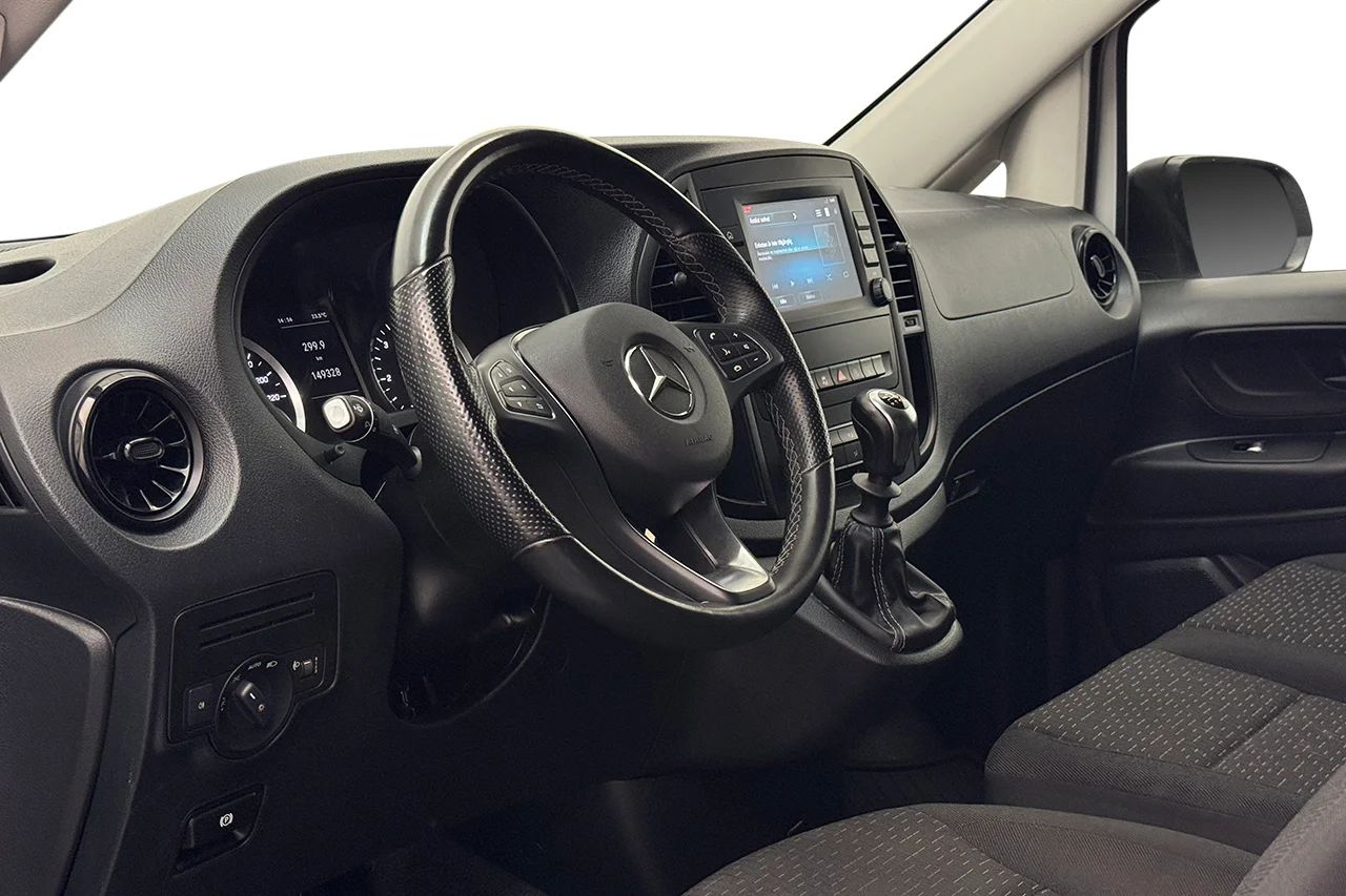 Mercedes-Benz Vito 110 CDI 2.8t L2 Lång Dragkrok Backkamera Farthållare 3-sits Moms/Leasing 102hk – bild 12 av 24