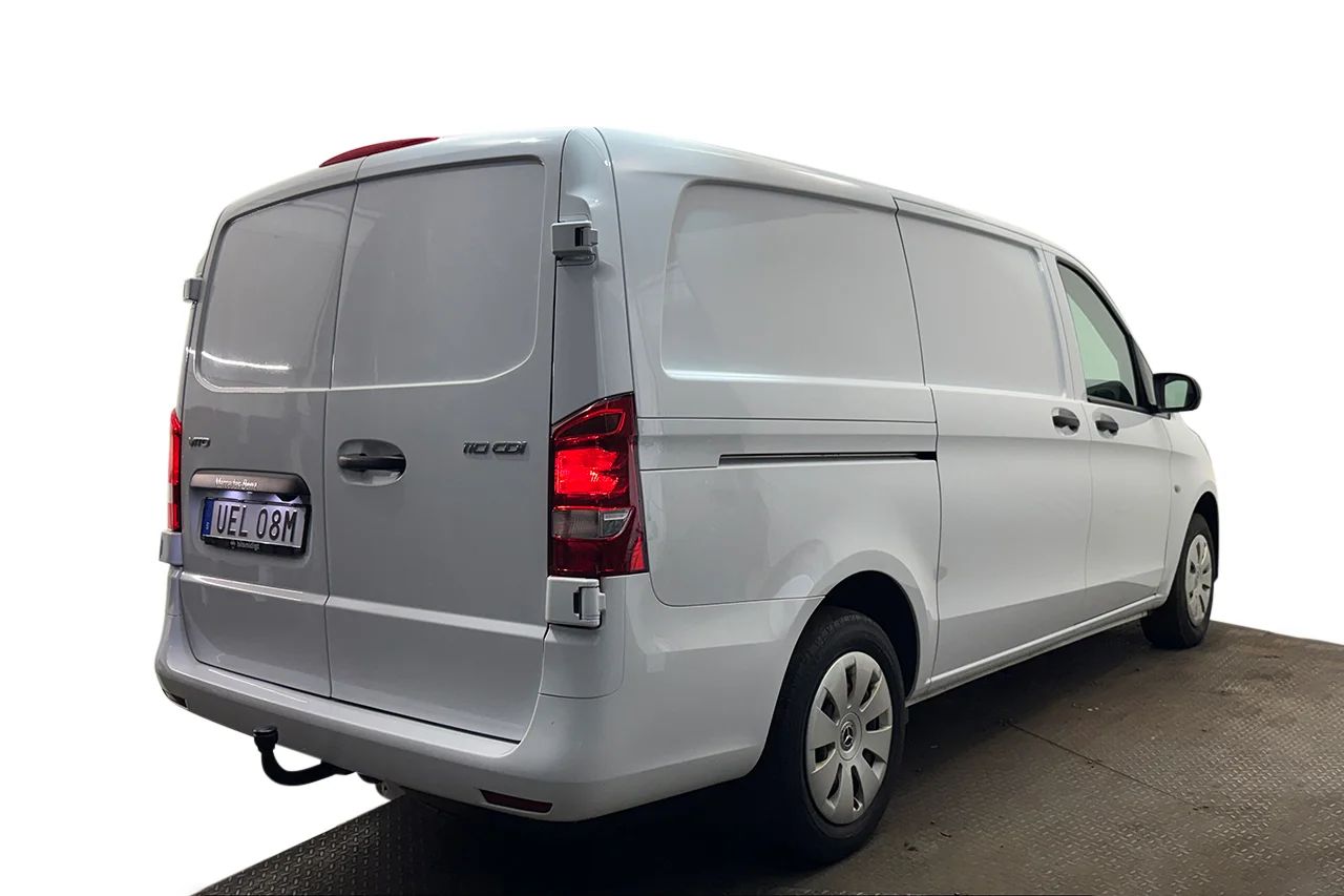 Mercedes-Benz Vito 110 CDI 2.8t L2 Lång Dragkrok Backkamera Farthållare 3-sits Moms/Leasing 102hk – bild 5 av 24