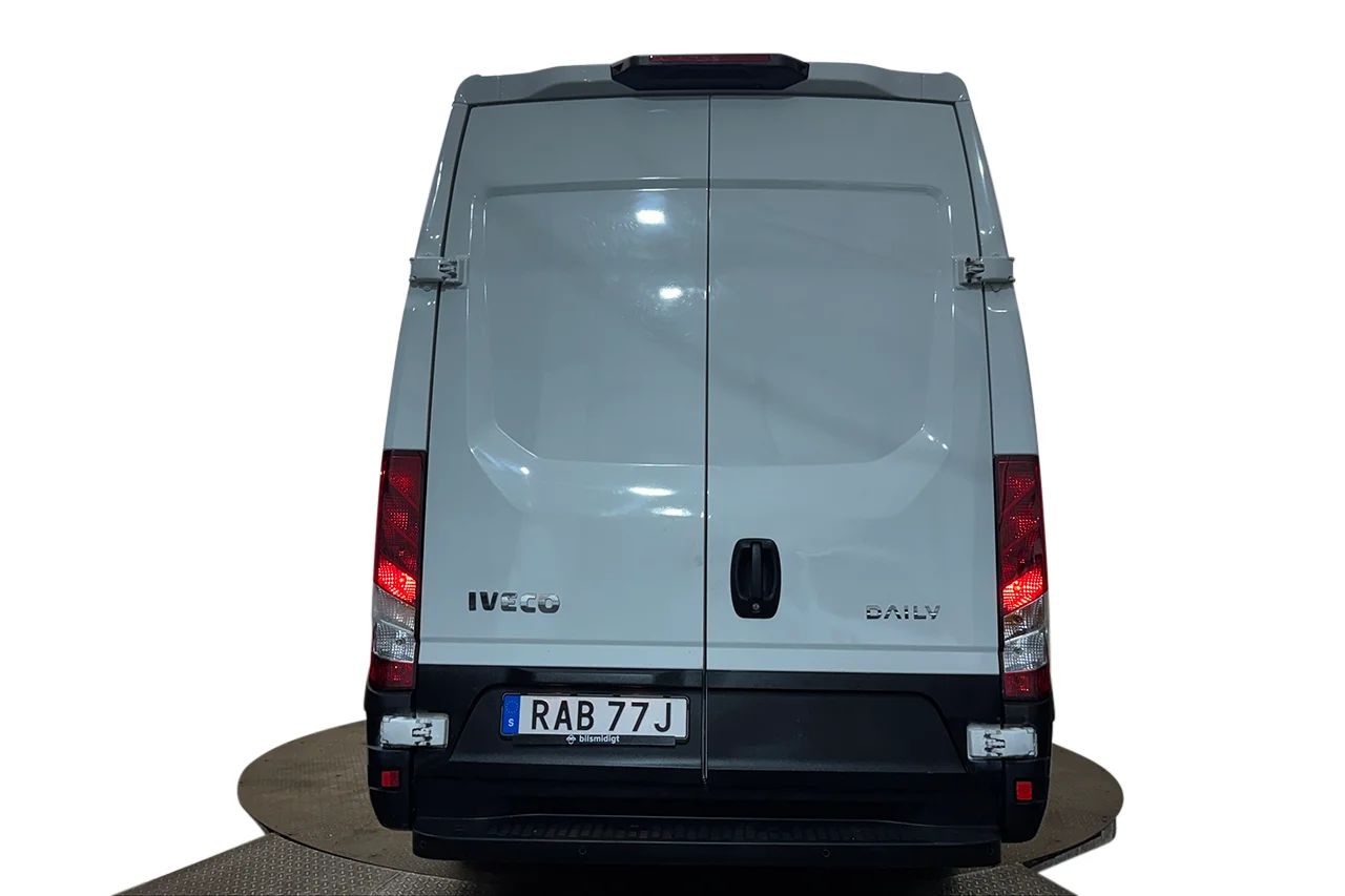 Iveco Daily 35-140 Skåpbil 2.3 JTD Hi-Matic Värmare 3-sits MOMS 136hk – bild 6 av 22