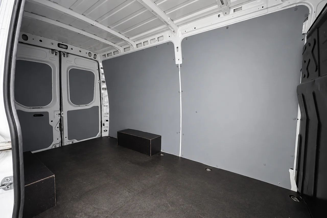 Iveco Daily 35-140 Skåpbil 2.3 JTD Hi-Matic Värmare 3-sits MOMS 136hk – bild 11 av 22