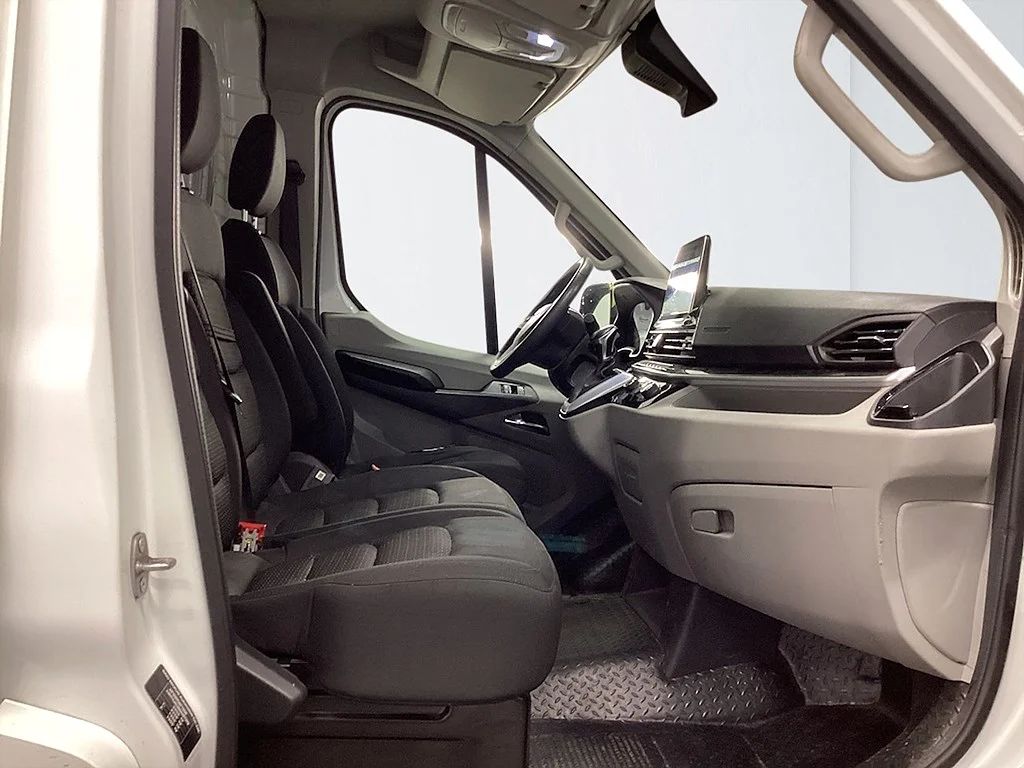 Maxus e-Deliver 9 N1 88.5 kWh L3H2 3-sits PDC CarPlay 204hk – bild 5 av 6