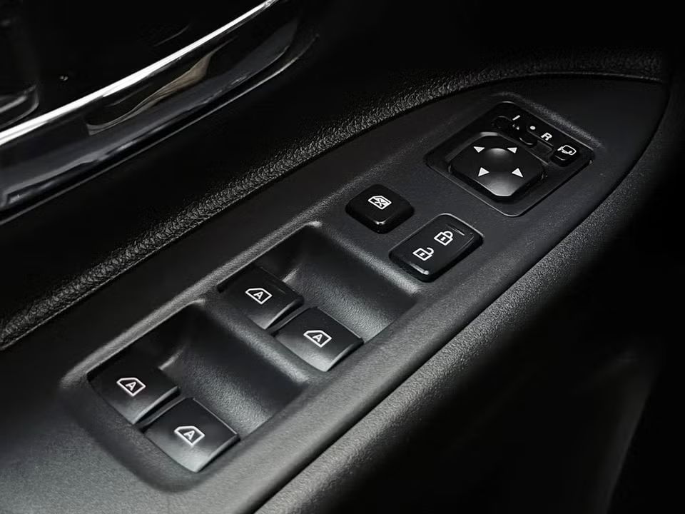 Mitsubishi Outlander 2.0 4WD Comfort Delläder Kamera Keyless 150hk – bild 31 av 32