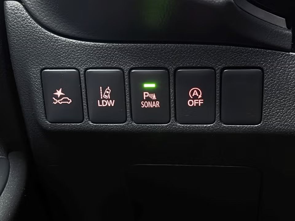 Mitsubishi Outlander 2.0 4WD Comfort Delläder Kamera Keyless 150hk – bild 28 av 32
