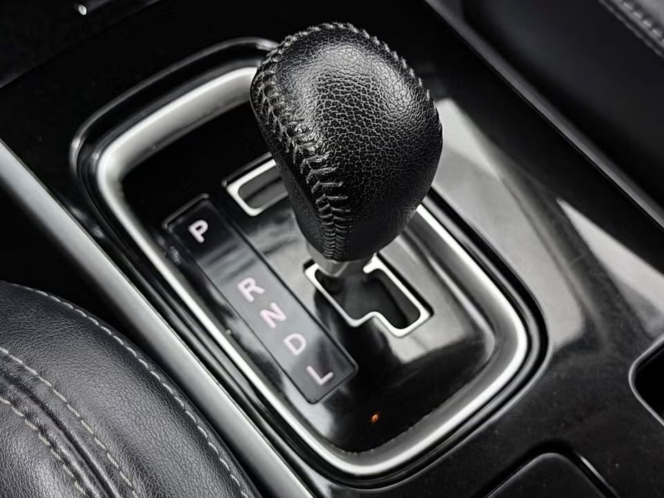 Mitsubishi Outlander 2.0 4WD Comfort Delläder Kamera Keyless 150hk – bild 27 av 32