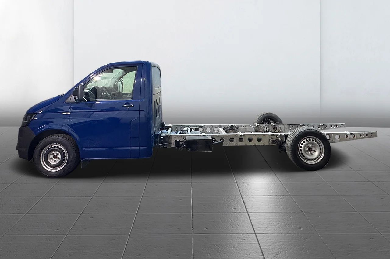 Volkswagen Transporter Chassi T30 2.0 TDI 3-sits Komfortpkt Kompressionsutrustning Farthållare MOMS 150hk – bild 8 av 22