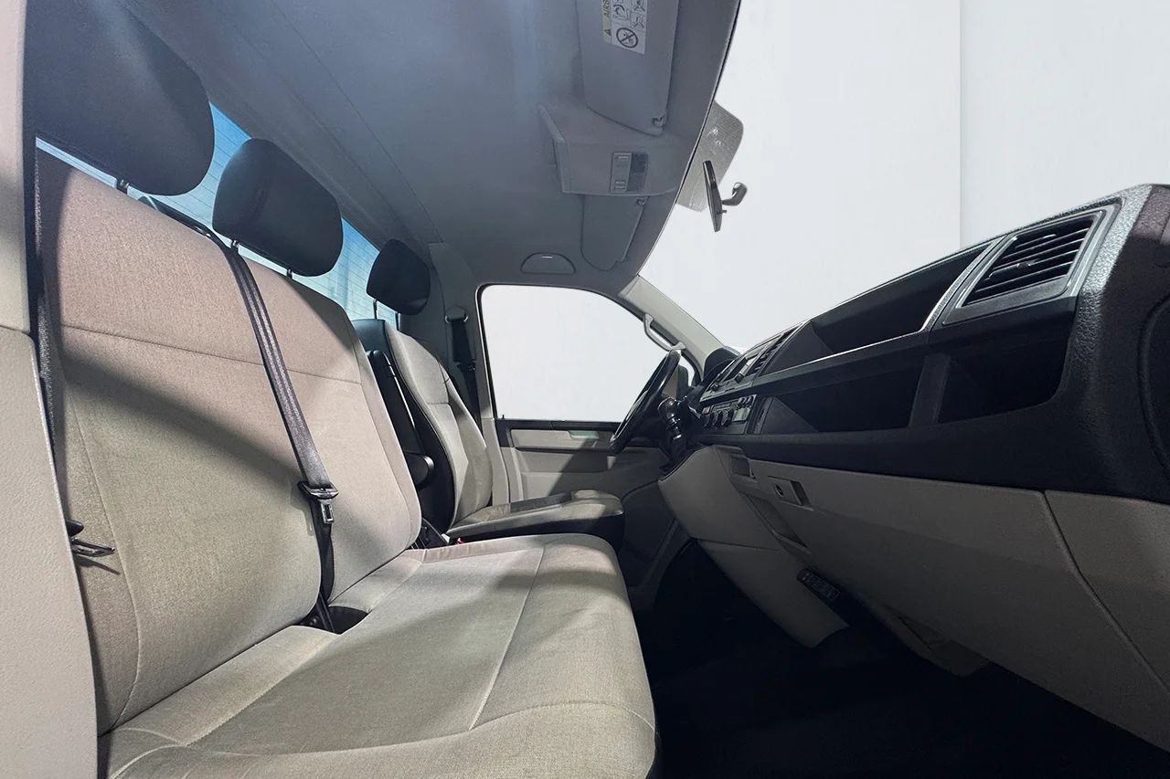 Volkswagen Transporter Chassi T30 2.0 TDI 3-sits Komfortpkt Kompressionsutrustning Farthållare MOMS 150hk – bild 12 av 22