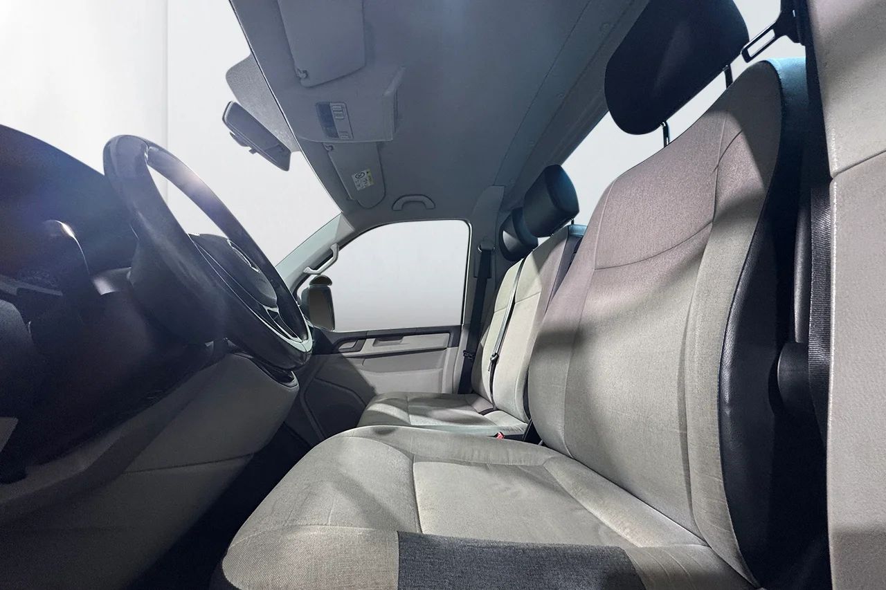 Volkswagen Transporter Chassi T30 2.0 TDI 3-sits Komfortpkt Kompressionsutrustning Farthållare MOMS 150hk – bild 9 av 22